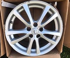 Lexus alloys wheels