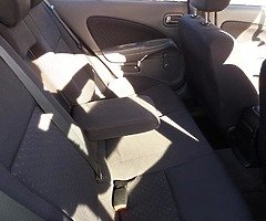 Nissan Almera - Image 6/8