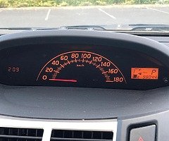 2010 Toyota Yaris automatic - Image 6/6