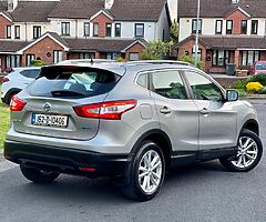 Nissan QashQai 1.5 diesel . Manual . Low km