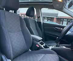 Nissan QashQai 1.5 diesel . Manual . Low km - Image 7/10