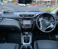 Nissan QashQai 1.5 diesel . Manual . Low km - Image 8/10