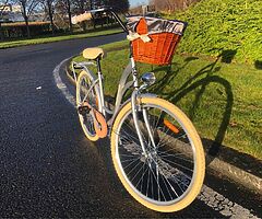 LADIES CITY BIKE + BASKET - 7 Shimmano Gears - DELIVERY  - Image 7/10