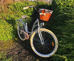 LADIES CITY BIKE + BASKET - 7 Shimmano Gears - DELIVERY  - Image 9/10