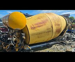 Cement mixer bottle
