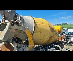 Cement mixer bottle