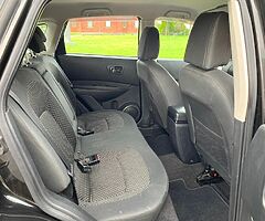 2008 nissan quashkai 1.5dci 
6 speed manual 
New nct till 1/2023✅
Tax till 10/2022✅
280 tax for year - Image 7/10