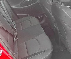 Hyundai i30  Manual 6 Speed-Price Drop - Image 4/8
