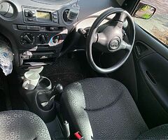 2004 Toyota Yaris - Image 3/4