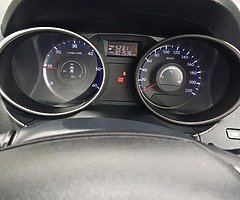 Hyundai ix 35 - Image 8/10