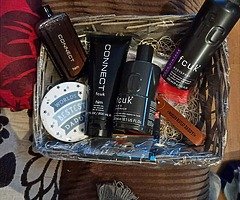 Hampers - Image 7/7