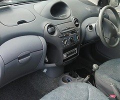 2000 yaris vitz