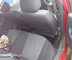 2006 Hyundai accent no tax or test Accent starting and driving Red - Image 6/7