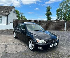 2002 Lexus IS 200