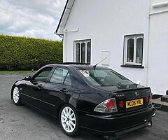 Lexus is200 2005