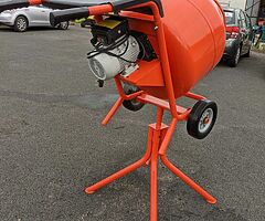 Victor Concrete Mixer - Image 4/7