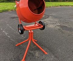 Victor Concrete Mixer - Image 7/7