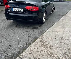 Audi A4￼