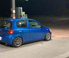 03 Toyota Yaris - Image 5/7