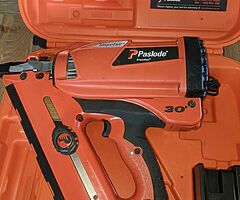 Paslode IM350+ Lithium First Fix Nail Gun