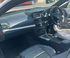2011 Mercedes  E350 - Image 4/7