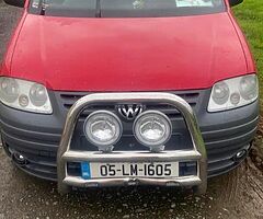 Caddy bullbar and spot lamps
