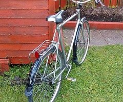 Triumph gents bicycle - Image 7/9
