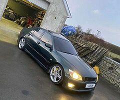 Lexus is200