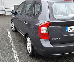 Kia Caren 2 liter disel 7 sets - Image 4/10