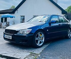 Lexus is200