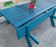 Like new solid wooden bench