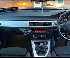 ‼️07 BMW Msport 320 NTC-12/22 TAX-07/22 NEW UPGRADE NEW ANDROID RADIO AND CARBON ‼️no light on bord - Image 8/10