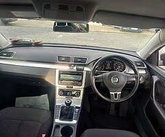 VW Passat 1.6 - Image 8/9