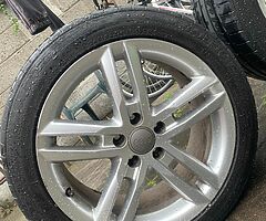 R18 245/45