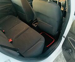 2013 Ford Fiesta - Image 6/10