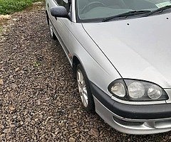 00 toyota avensis