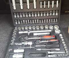 BRAND NEW 94PCS SOCKET SET