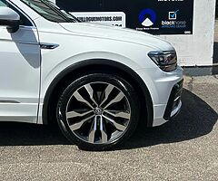 2018 Volkswagen Tiguan - Image 9/10