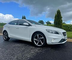 2016 Volvo V40 R-Design - Image 3/10
