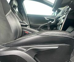 2016 Volvo V40 R-Design - Image 7/10