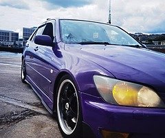 Lexus Is200