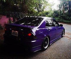 Lexus Is200