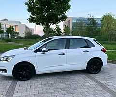 2016 citron c4 1.2 petrol turbo
5 speed manual 
Only 32000 miles
1 owner 
Swap or trade in welcome - Image 6/10