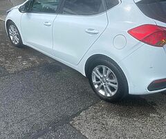 2012 white Kia ceed