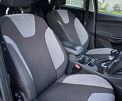 Ford Focus Navigation 1.6 diesel . Manual . Cheap tax - Image 7/10