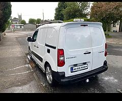 (10) Peugeot partner 1.6 diesel - Image 3/4