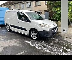 (10) Peugeot partner 1.6 diesel - Image 4/4