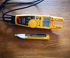 Fluke multimeter + pen