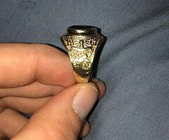 College ring ￼