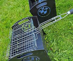 BMW VW VOLVO FOLDING GRILL  - Image 4/7